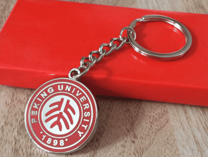 ?；胀瑢W會徽章